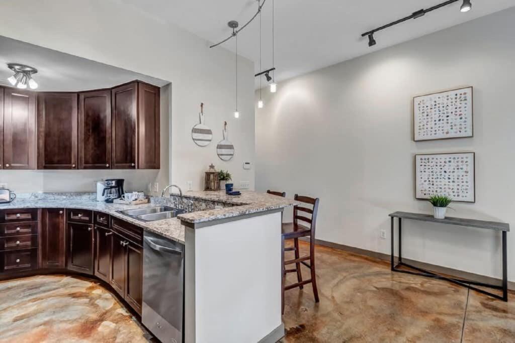 Modern, Insta-Worthy 2B Townhome In Walkable Springfield! Jacksonville Exterior foto